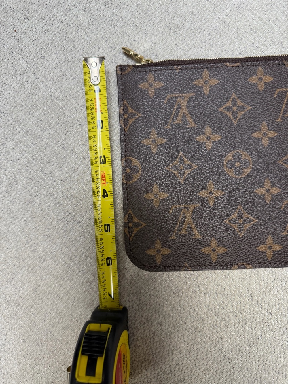 Louis Vuitton Neverfull Pochette - Picture 4 of 5
